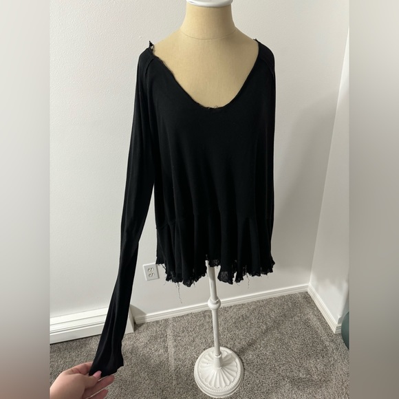 Free people long sleeve distressed top - Picture 2 of 4